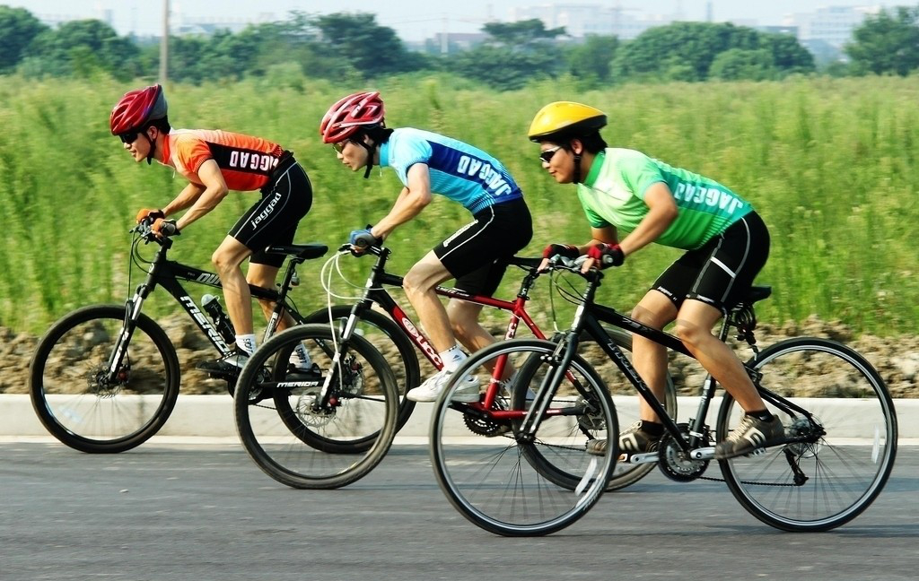 运营升级、加大巡查 哈啰骑行助力提升郑州春季安全绿色出行浩瀚体育(图1)